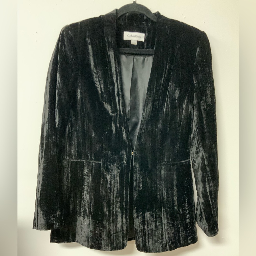 Calvin Klein (M) black velvet blazer